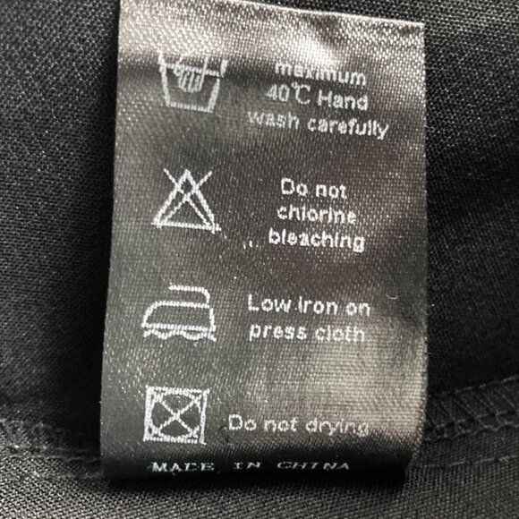 Dark in Love Pleated Skirt with Pocket Bag - Picture 10 of 10